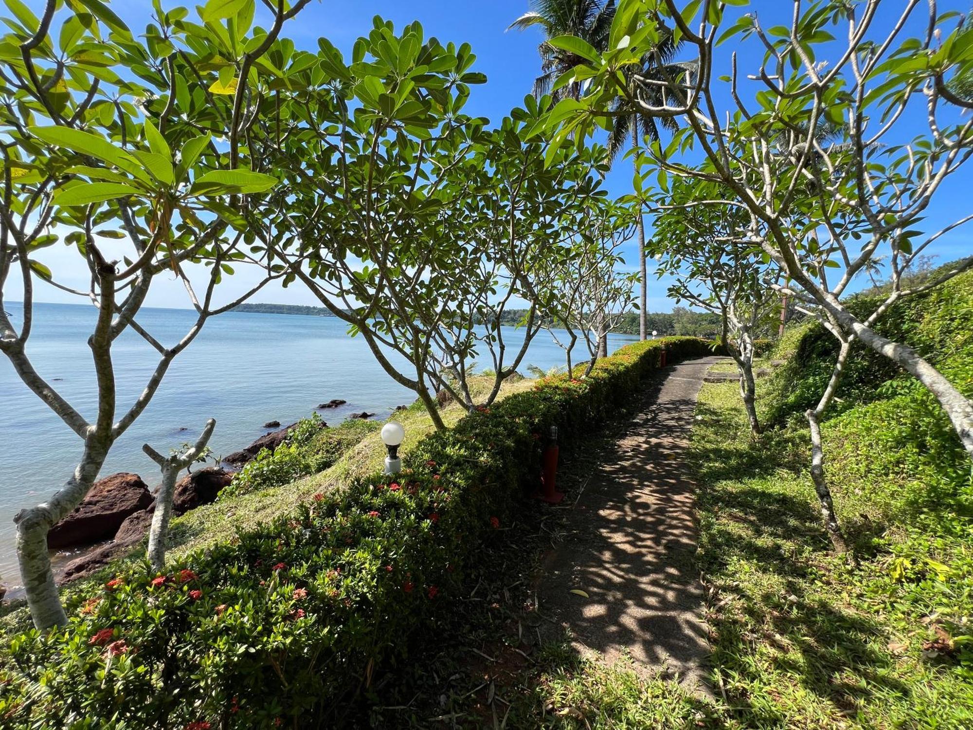 Koh Mak Buri Hut Natural Resort Экстерьер фото