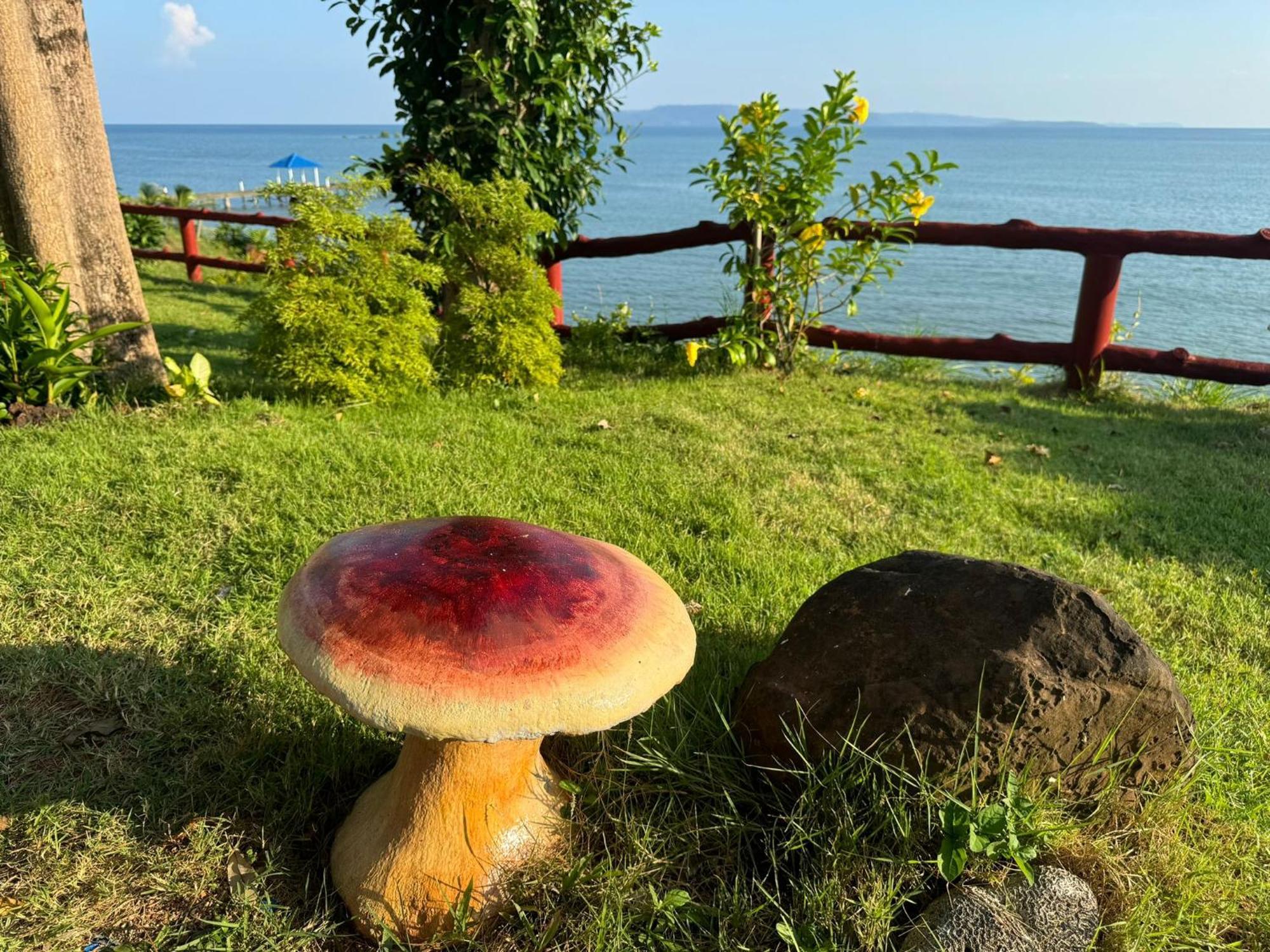 Koh Mak Buri Hut Natural Resort Экстерьер фото