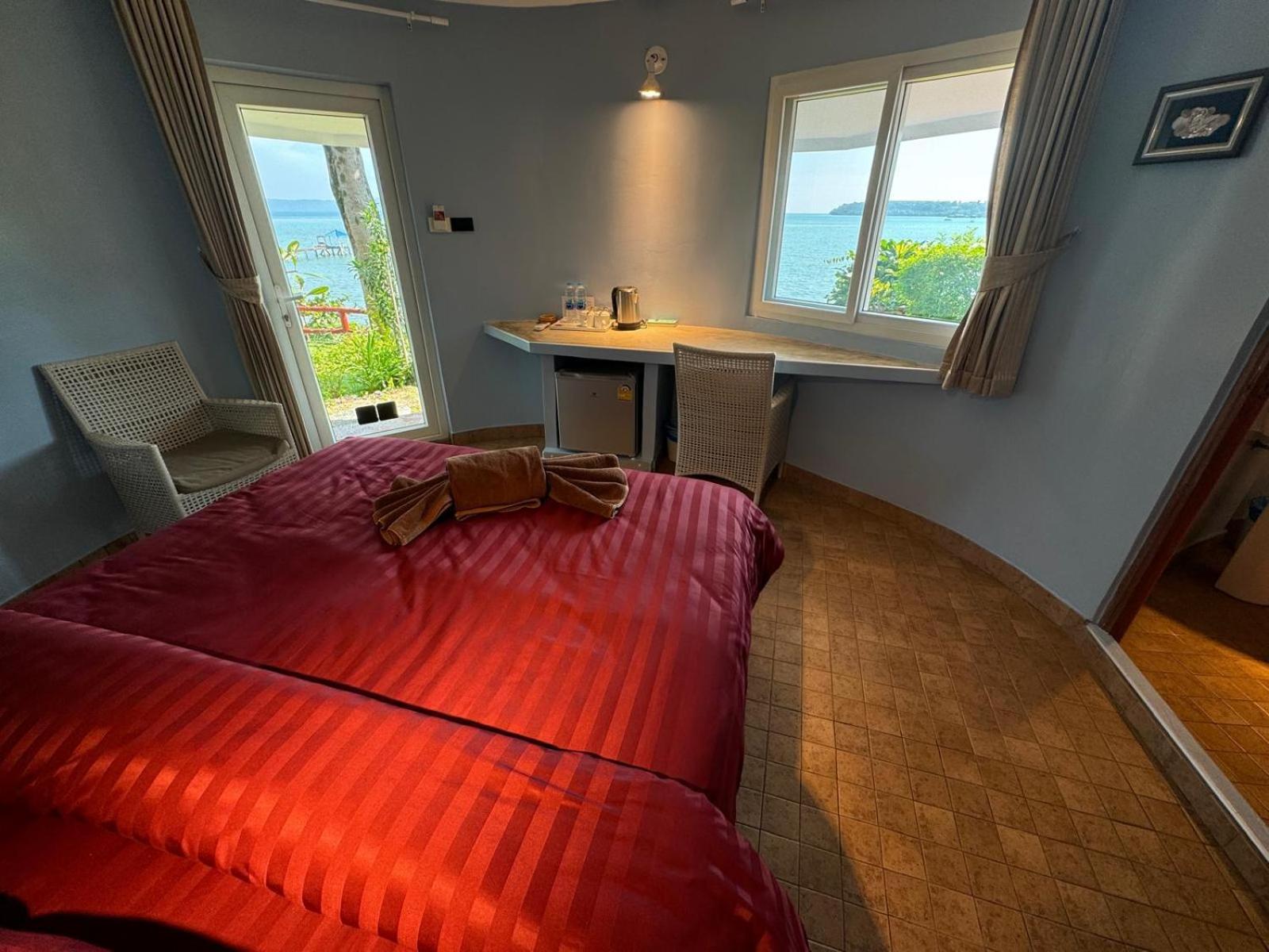 Koh Mak Buri Hut Natural Resort Экстерьер фото