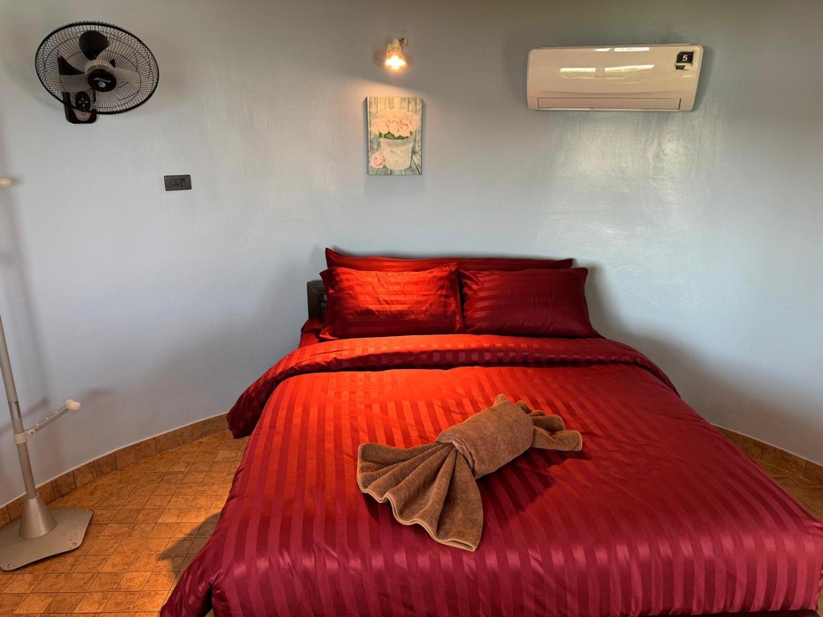 Koh Mak Buri Hut Natural Resort Экстерьер фото